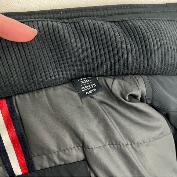 Tommy Hilfiger • Navy Bomber Jacket with High Collar and Sporty Style - Picture 7 of 7